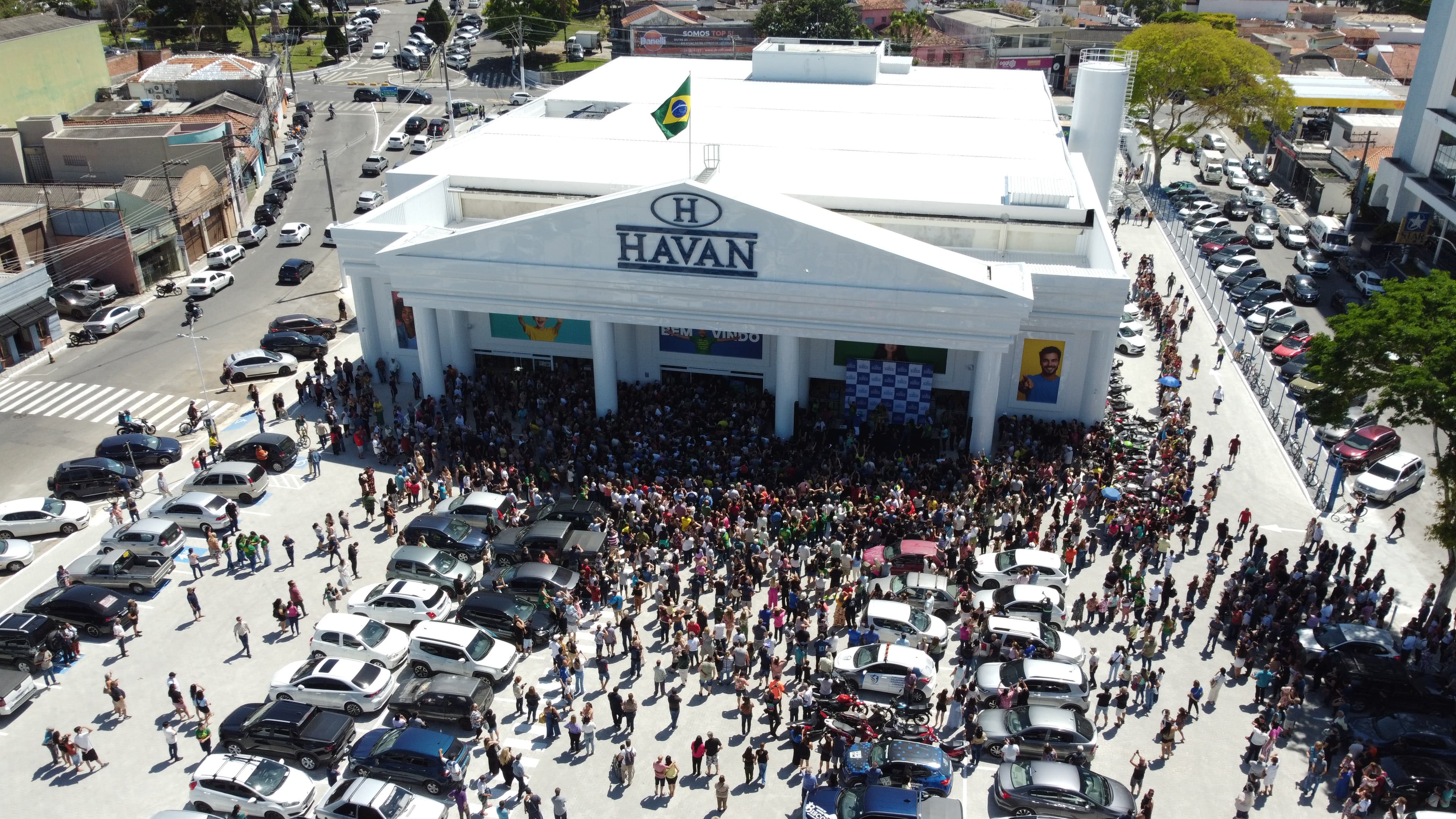 A nova loja da Havan em Taubaté vista do alto — registros aéreos da M2 PROJECTA